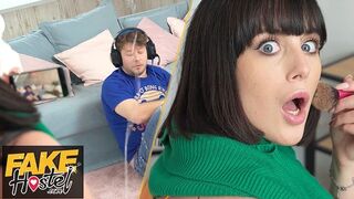 Sprinkles in seinem Gesicht als Witz vor einem anal creampie