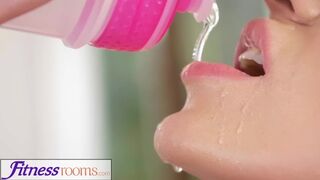 Afina Kisser blonde russische milf hungrig saugen die große schwanz
