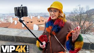 Schlafprobleme gegen Heißfick mit einer blonden Milfel