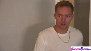 Kenzie Love beobachtet ihre Stiefmutter fick die Muschi der Jungfrau - strenge Mutter Rat