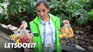 Latin milf mary button Sprays auf ihr Gesicht nach heiß fick