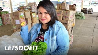 Fat Latin lady's pussy tief gefickt von xiomara