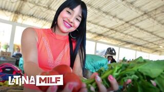 Sofia Galindo's heiß lateinischer Arsch ist hart gefickt in nasse Muschi