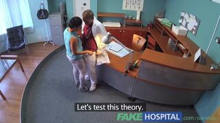 Der Patient hört einen Arzt ficken eine Krankenschwester und er fickt eine Krankenschwester