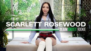 Heiße Versuchungen der Woche: Teenager-Mädchen saugen und genießen Teamskeet Auswahl