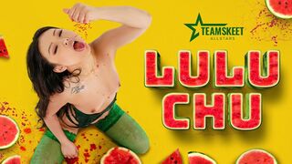 Asiatische Prinzessin Lulu Chu liebt es, mit ihrer engen Muschi versorgt zu werden