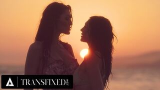 Nach nächtlichen schwer fick: Tori Easton grausam fickt Charlotte Sins bikini puppe
