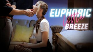 Süße teen Breezy Bri in einer kinky Stimmung verführen ihren Stiefvater Freund in sexy Unterwäsche