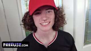 Ich hab meinen Trainer gefickt! Lucky Baseball-Spieler nutzt seinen Big-Brust-Milf kostenlos!