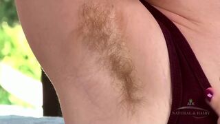 April Pitts' heiße Nacht mit ihrer haarigen Muschi