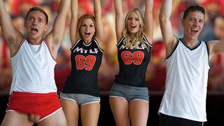 Fußball Stiefmütter Rachael Cavalli und Sedona Reign feiern den Sieg verbotener Vierer - Momswap Austausch