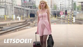 Blonde Bree Haze harte Fick im Ausland mit Neeo's riesigen Baum