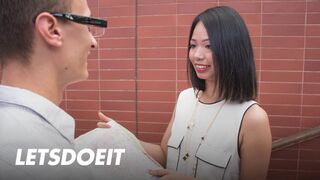 Jureka Del Mar asiatisch Mädchen saugen die große Fett Alien Baum und reitet es gut