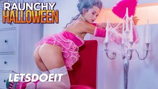 Shrima Malati ist ein maskierter, reifer Liebhaber, der Halloween mit hartem Sex feiert