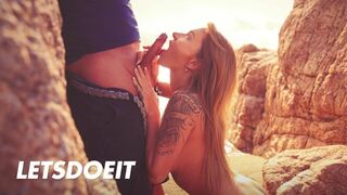 Angel Piaffs pervertierte Masturbation und heißes Saugen am Strand