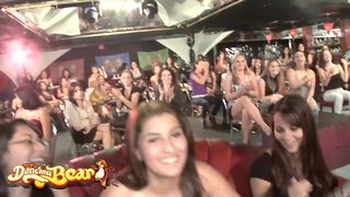 Tanzen Bären - Stripper und heiße Frauen genießen lutschen große Schwänze