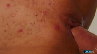 Big-ass rote Teenager springen in einem harten Nest, Deepthroat nach blowjob