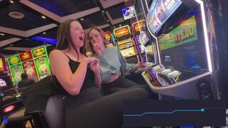 Nadia Foxx und Serenity Cox versuchen, das Vergnügen bei der Verfolgung von Jackpots zu vermeiden