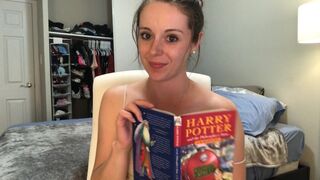 Hysterical Harry Potter Lesung sitzen auf vibrierenden Prothesen