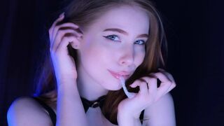 Hot Red Girl Mollyredwolf genießt verdammt unaufhaltsam