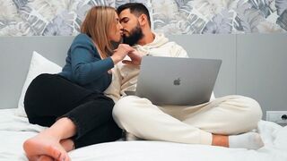 Perfekte Teenager verführt das jungfrau Kind an einem ersten Date - sie hat den Verstand