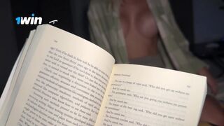 Meine Schwester Mostoha verführte mich beim Lesen - leckeres Nah-Up-Ribchen von einem großen Teenager