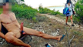 Gentlyperv findet den unaufhörlichen Teenager am Strand