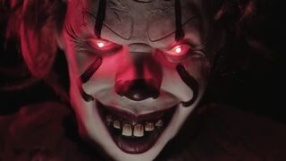 Pennywise ist der lustvolle Clown, der fickt und füllt Ihre heiße Freundin Diana Daniels - Halloween Special