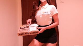 Die pinay Pizza Mädchen wird vom Käufer gefickt