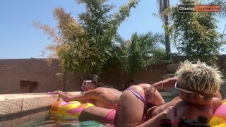Er zog mir den Bikini ab - ich habe Sex im Pool verschüttet