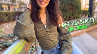 Teen Tinder Mädchen mit einem runden Arsch hungert zu einem harten ficken