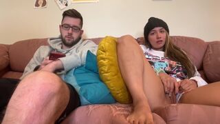 Mein Vater wird mich selbst berühren und mir helfen zu sprühen!