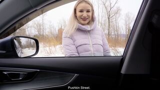 Wenn es kein Geld für das Taxi gibt, zahlen Sie mit Pussy!