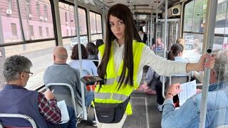 Busfahrer Mädchen ändert ihr Leben und fickt den Passagier