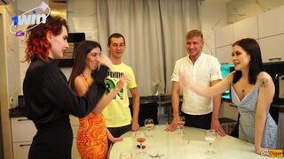 Neujahrsssex im Swingers Club - ein großer Schwanzkampf!