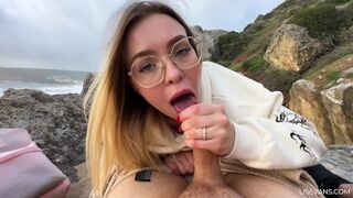 Zwei heiße 18-jährige blond teen gefickt auf die strand tour