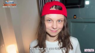 Das süße Liefermädchen aß meine Pizza und fickte mich hart dafür