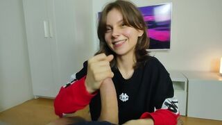 Teenage Amateurschlampe verrückte Gesicht-zu-Gesicht-Auswahl - heiße Mundspritzen und spielen mit Ihrem Arsch!