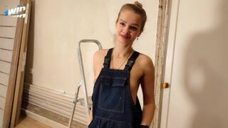 Ich habe den Arbeiter gefickt, weil er den Job nicht rechtzeitig gemacht hat, und ich kam ins Gesicht