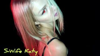 Halloween ficken mit kady: wild blowjob und face Spray