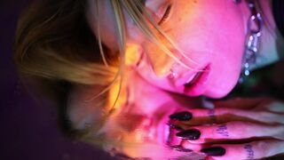Spray und Spiegel - Hausparty wird verrückt ficken