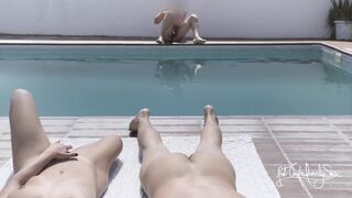 Flashen und verschütten zu einem Fremden in einem Nudisten-Resort!