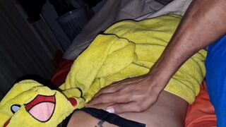 Mein Dad kommt in mein Bett und erschießt meine Muschi