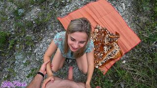 Schneller Outdoor-Fick mit ein wenig Schönheit - pov Letty schwarz
