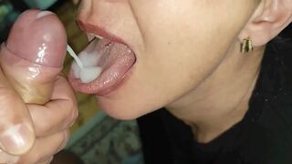 Amateur reif milf pushs seine mund und gesicht mit rauh blow
