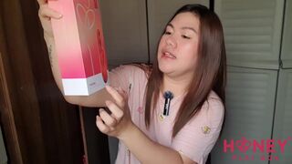 Andrea versucht das neue Sexspielzeug der Honey Playbox raus, das musst du sehen!