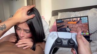 Meine heiße Stiefschwester lässt mich nicht mit Fortnite spielen und sprüht mich