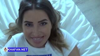 Hot Iranian Mädchen fickt ihren großen Arsch und lutscht sie vor einer Kamera