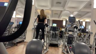 Schneller Fick im Fitnessstudio: riskanter öffentlicher Fick mit Kalifornien