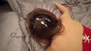 Sprinkles auf teenage Mädchen Haare nach wild anal fick